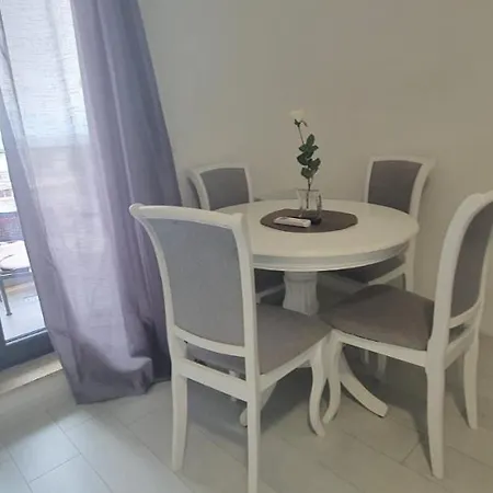 Solid Seaview Family Studio * Mamaia