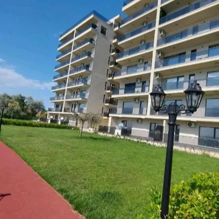 Solid Seaview Family Studio * Mamaia
